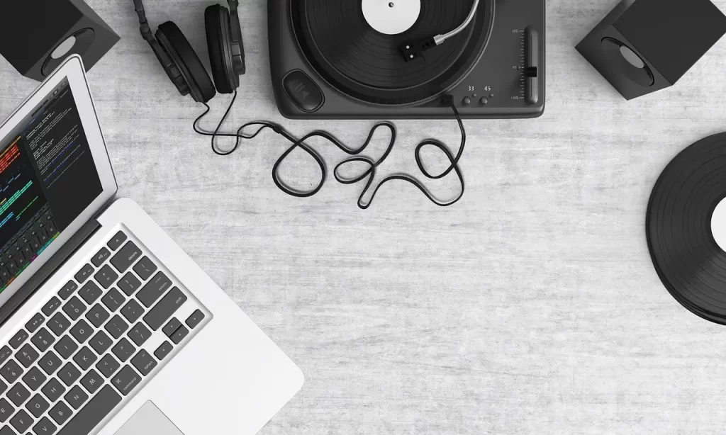Cómo un DJ versátil puede adaptarse a diferentes tipos de eventos y gustos musicales